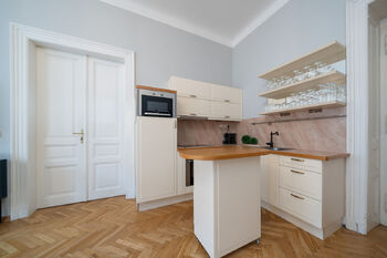 Prodej bytu 3+kk v osobním vlastnictví 74 m², Praha 8 - Karlín