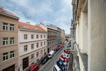 Prodej bytu 3+kk v osobním vlastnictví 74 m², Praha 8 - Karlín