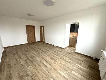 obývací pokoj - Prodej bytu 3+1 v osobním vlastnictví 71 m², Přeštice