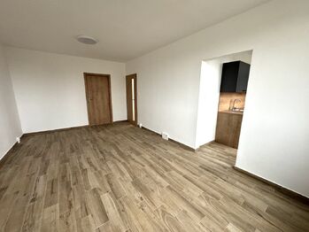 obývací pokoj - Prodej bytu 3+1 v osobním vlastnictví 71 m², Přeštice