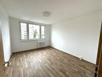 pokoj - Prodej bytu 3+1 v osobním vlastnictví 71 m², Přeštice