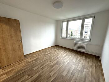 pokoj - Prodej bytu 3+1 v osobním vlastnictví 71 m², Přeštice