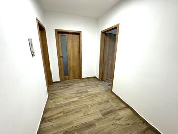 předsíň - Prodej bytu 3+1 v osobním vlastnictví 71 m², Přeštice