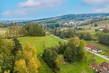 Pohled z dronu. - Prodej pozemku 1234 m², Horní Radouň