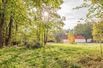 Pohled z pozemku. - Prodej pozemku 1234 m², Horní Radouň