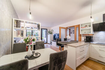 Prodej bytu 3+kk v osobním vlastnictví 84 m², Praha 8 - Dolní Chabry