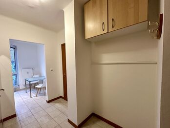 Pronájem bytu 1+1 v osobním vlastnictví 40 m², Praha 9 - Kbely