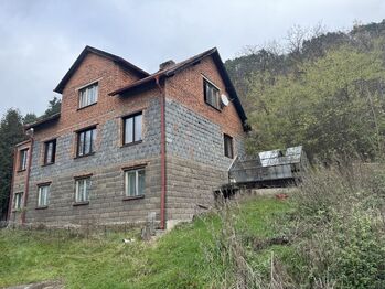 pohled na zděnýdům - Prodej domu 342 m², Zbečno