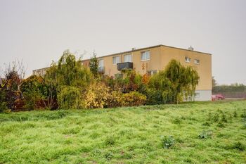 pohled na bytový dům - Prodej bytu 3+kk v osobním vlastnictví 55 m², Brno