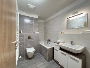 Prodej bytu 2+kk v osobním vlastnictví 48 m², Praha 10 - Uhříněves