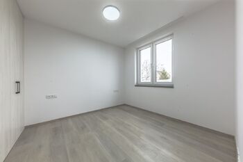 pokoj - Pronájem bytu 2+kk v osobním vlastnictví 39 m², Kladno