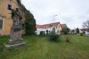 Prodej historického objektu 300 m², Obříství