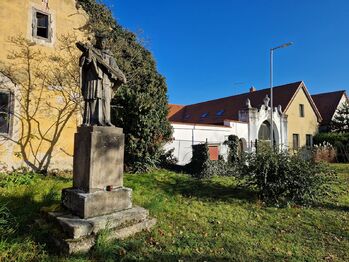 Prodej historického objektu 300 m², Obříství