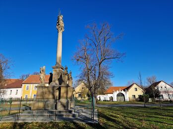 Prodej historického objektu 300 m², Obříství