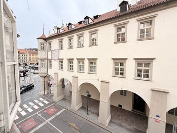 Prodej bytu 2+1 v osobním vlastnictví 74 m², Praha 1 - Malá Strana