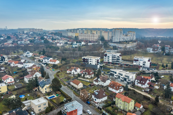 Severní pohled na dům - Prodej domu 152 m², Praha 4 - Modřany