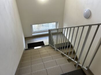 Schodiště - Pronájem bytu 2+kk v osobním vlastnictví 47 m², Pohořelice