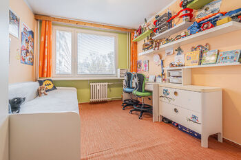 dětský pokoj - Prodej bytu 3+1 v osobním vlastnictví 70 m², Kladno