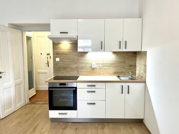 Pronájem bytu 1+kk v osobním vlastnictví 28 m², Praha 8 - Libeň