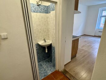 Pronájem bytu 1+kk v osobním vlastnictví 28 m², Praha 8 - Libeň