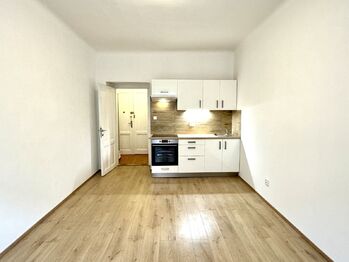 Pronájem bytu 1+kk v osobním vlastnictví 28 m², Praha 8 - Libeň