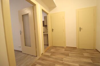 Předsíň - Pronájem bytu 2+kk v osobním vlastnictví 45 m², Praha 3 - Vinohrady