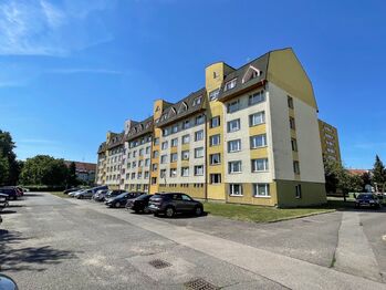 Pohled na dům - Pronájem bytu 3+1 v osobním vlastnictví 63 m², Strakonice