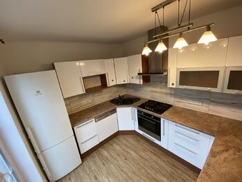 Kuchyňský kout 1a - Pronájem domu 92 m², Hostivice 