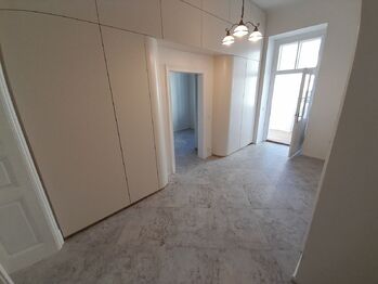 Prodej bytu 4+1 v osobním vlastnictví 143 m², Znojmo