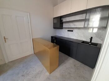 Prodej bytu 4+1 v osobním vlastnictví 143 m², Znojmo