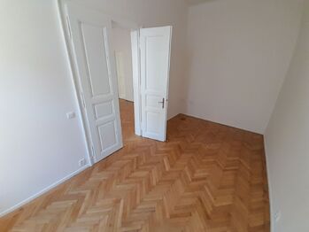 Prodej bytu 4+1 v osobním vlastnictví 143 m², Znojmo