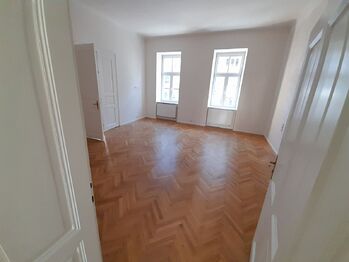 Prodej bytu 4+1 v osobním vlastnictví 143 m², Znojmo