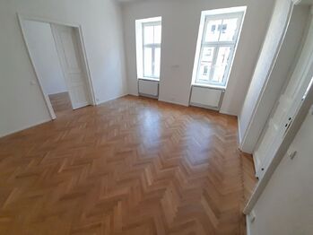 Prodej bytu 4+1 v osobním vlastnictví 143 m², Znojmo