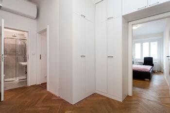 Pronájem bytu 2+kk v družstevním vlastnictví 47 m², Praha 4 - Nusle