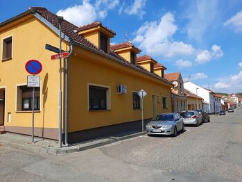 pohled zprava - Prodej domu 292 m², Mikulov