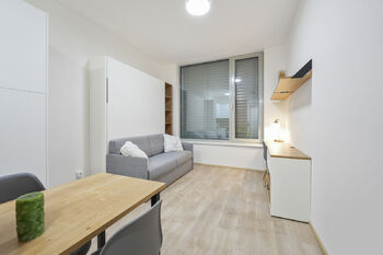 Prodej apartmánu 22 m², Praha 5 - Smíchov