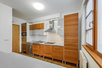 Prodej domu 476 m², Praha 5 - Jinonice