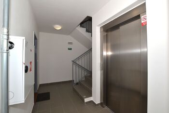 Pronájem bytu 1+kk v osobním vlastnictví 37 m², Praha 9 - Černý Most