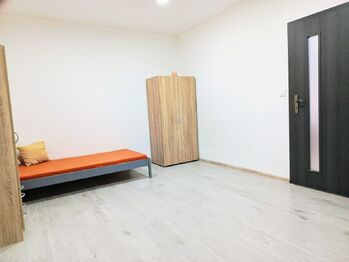 Pronájem bytu 1+1 v družstevním vlastnictví 35 m², Krupka