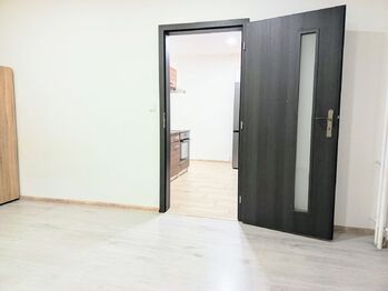 Pronájem bytu 1+1 v družstevním vlastnictví 35 m², Krupka