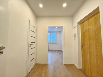 Pronájem bytu 2+kk v osobním vlastnictví 48 m², Praha 5 - Hlubočepy