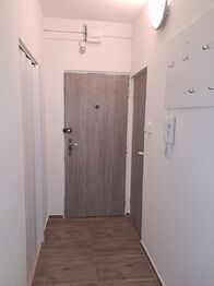 předsíň - Pronájem bytu 2+1 v osobním vlastnictví 60 m², České Budějovice