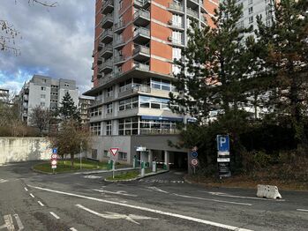 Prodej garážového stání 18 m², Praha 10 - Strašnice