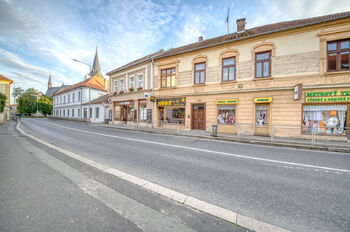 Pohled na dům - Pronájem bytu 2+kk v osobním vlastnictví 60 m², Poděbrady