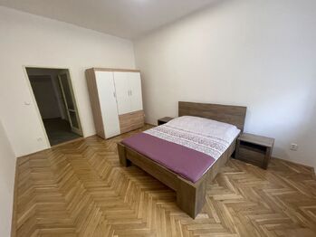 Pronájem bytu 2+1 v osobním vlastnictví 74 m², Praha 3 - Žižkov