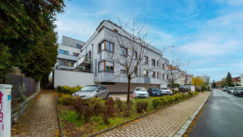 Prodej bytu 2+kk v osobním vlastnictví 76 m², Praha 6 - Bubeneč