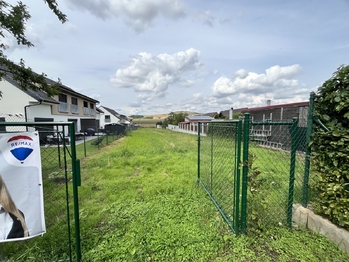Prodej pozemku 1429 m², Hodějice