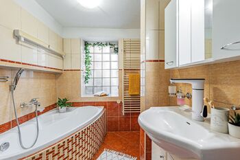 Prodej domu 160 m², Chrášťany