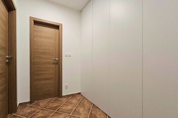 chodba - Pronájem bytu 3+kk v osobním vlastnictví 69 m², Přezletice