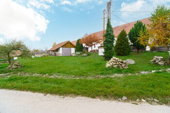 Prodej zemědělské usedlosti, 638 m2, plocha pozemku 3155 m2, Březské - Prodej zemědělského objektu 638 m², Březské